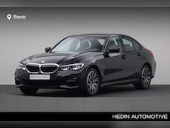 BMW 3-serie - 330e High Executive | M-sport Shadow Line | Achteruitrijcamera | DAB | Comfort Access | Sp