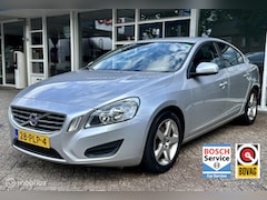 Volvo S60 - 1.6 T3 Momentum Navi, Bluetooth, Pdc, LM