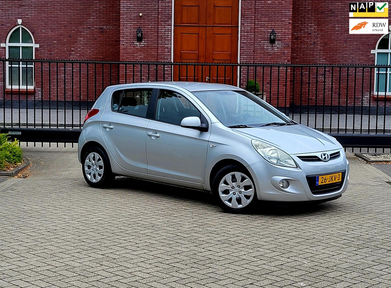 Hyundai i20 - 1.4i DynamicVersion / AUTOMAAT / Airco / 5 deurs /Nieuwe Apk / Nap - AutoWereld.nl