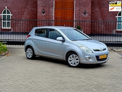 Hyundai i20 - 1.4i DynamicVersion / AUTOMAAT / Airco / 5 deurs /Nieuwe Apk / Nap