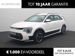Kia Niro EV - DynamicLine 64.8 kWh | 3-fase 11KW laden | Climate Control | Navigatie | LM Velgen | Eerst