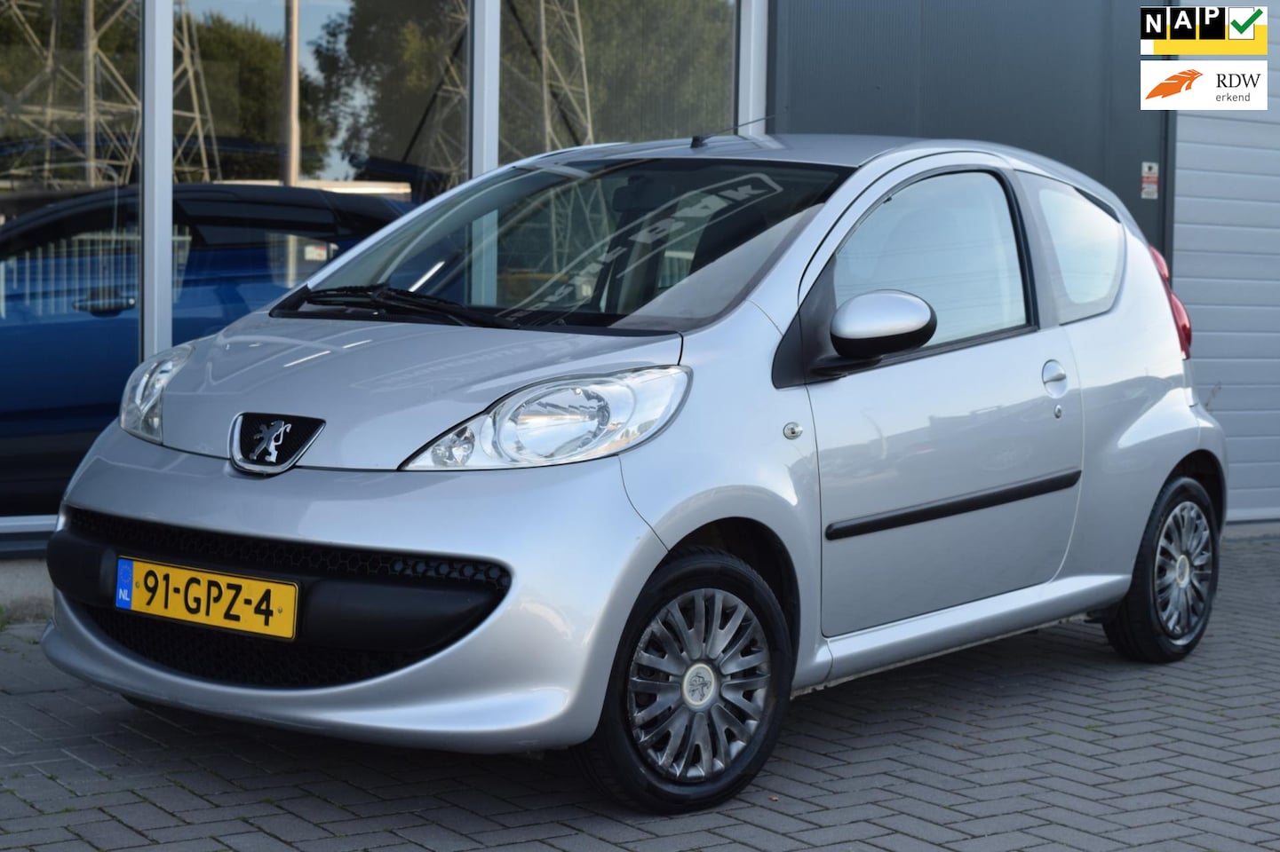 Peugeot 107 - 1.0-12V XS | Airco | Navi | NAP + APK 8-2026 ! - AutoWereld.nl