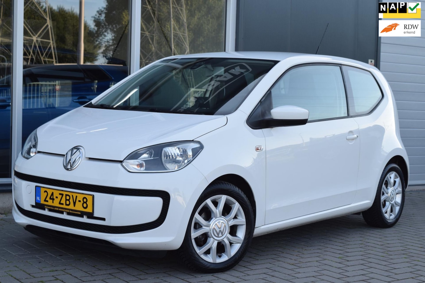 Volkswagen Up! - 1.0 move up! BlueMotion | Airco | Navi | NAP + APK 7-2026 ! - AutoWereld.nl