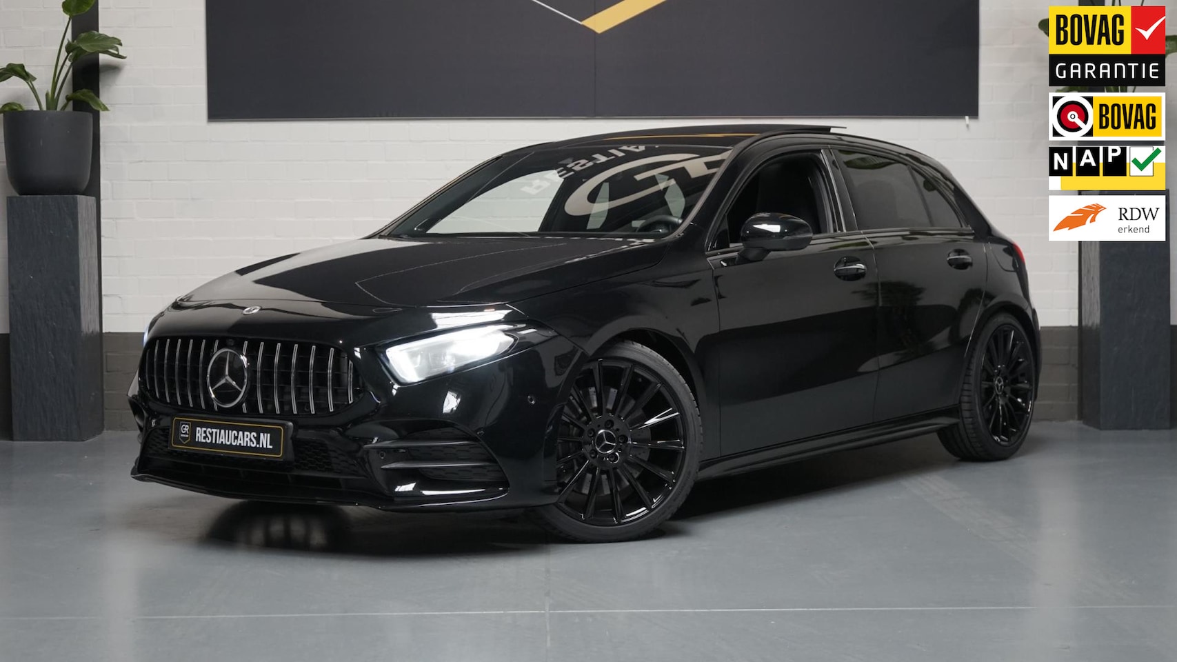 Mercedes-Benz A-klasse - A250 AMG 4MATIC 360CAMERA-ACC-AMBIANCE-BURMESTER-CARPLAY-LEDER-MBUX-MULTIBEAM-PANORAMA - AutoWereld.nl