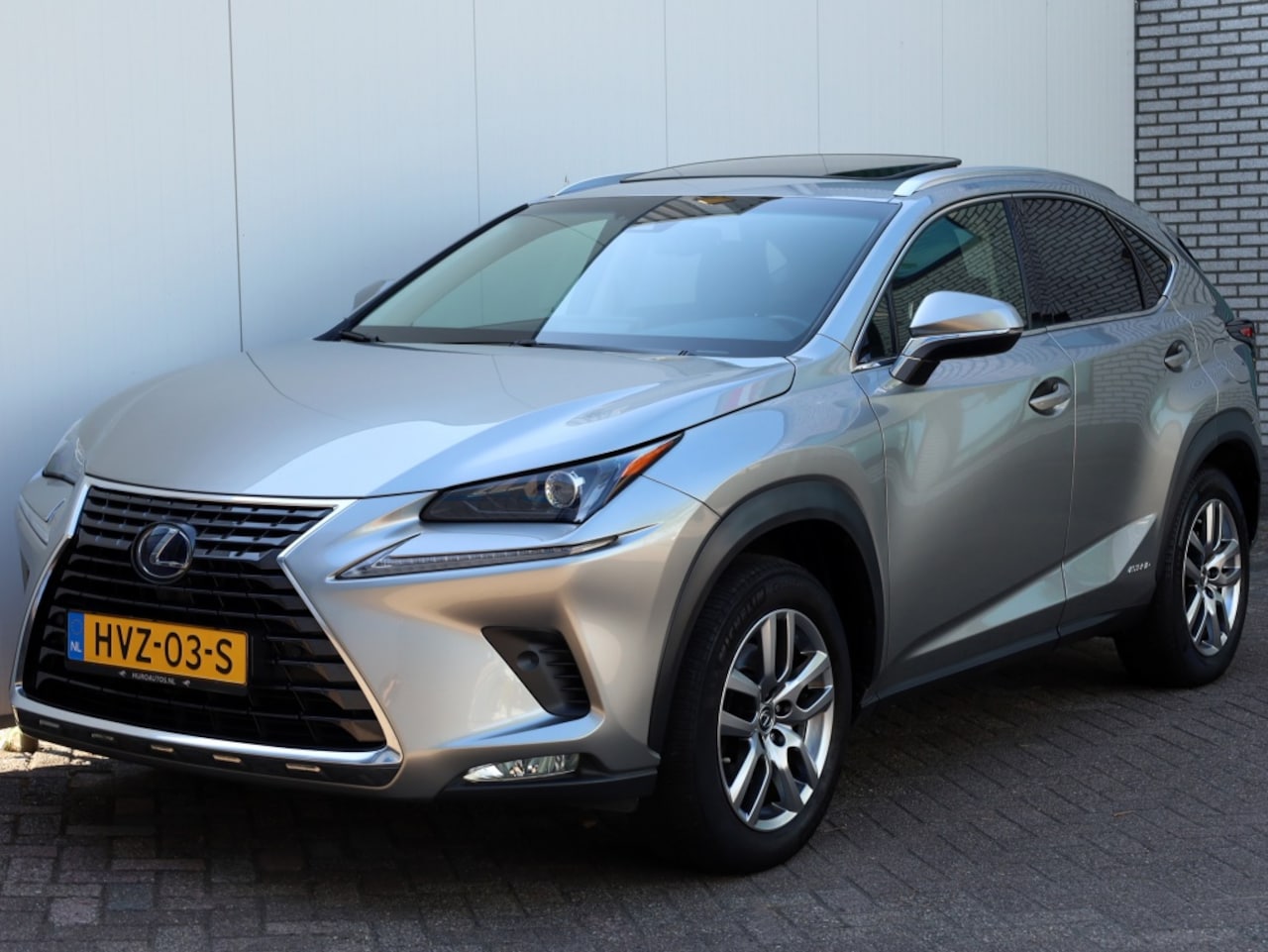 Lexus NX - 300h AWD Luxury Line | Schuifdak | Safety Pack | Premium Audio - AutoWereld.nl
