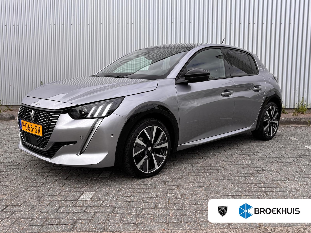 Peugeot 208 - 1.2 PureTech GT 100PK | All Season Banden | Camera | Parkeersensoren | Navigatie | 17" Lic - AutoWereld.nl