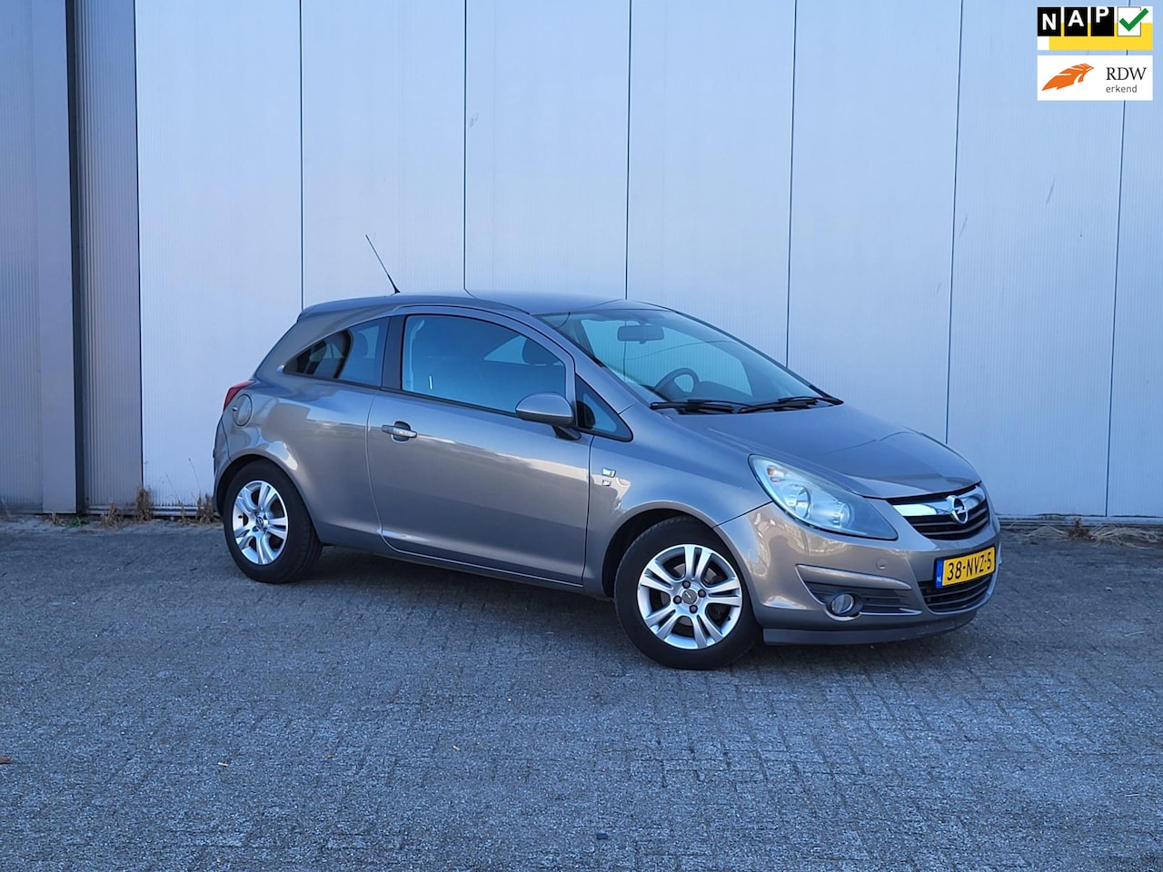 Opel Corsa - 1.3 CDTi EcoFlex S/S '111' Edition / 1e Eigenaar / Airco / Nap - AutoWereld.nl