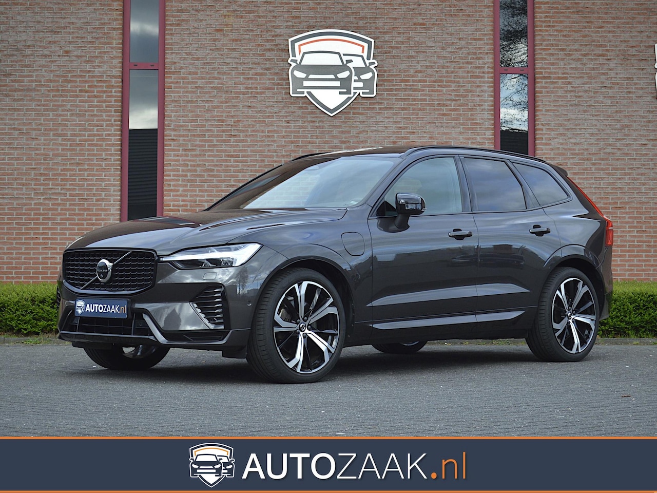 Volvo XC60 - Recharge T8 AWD R-Design 455 pk | Luchtvering - AutoWereld.nl