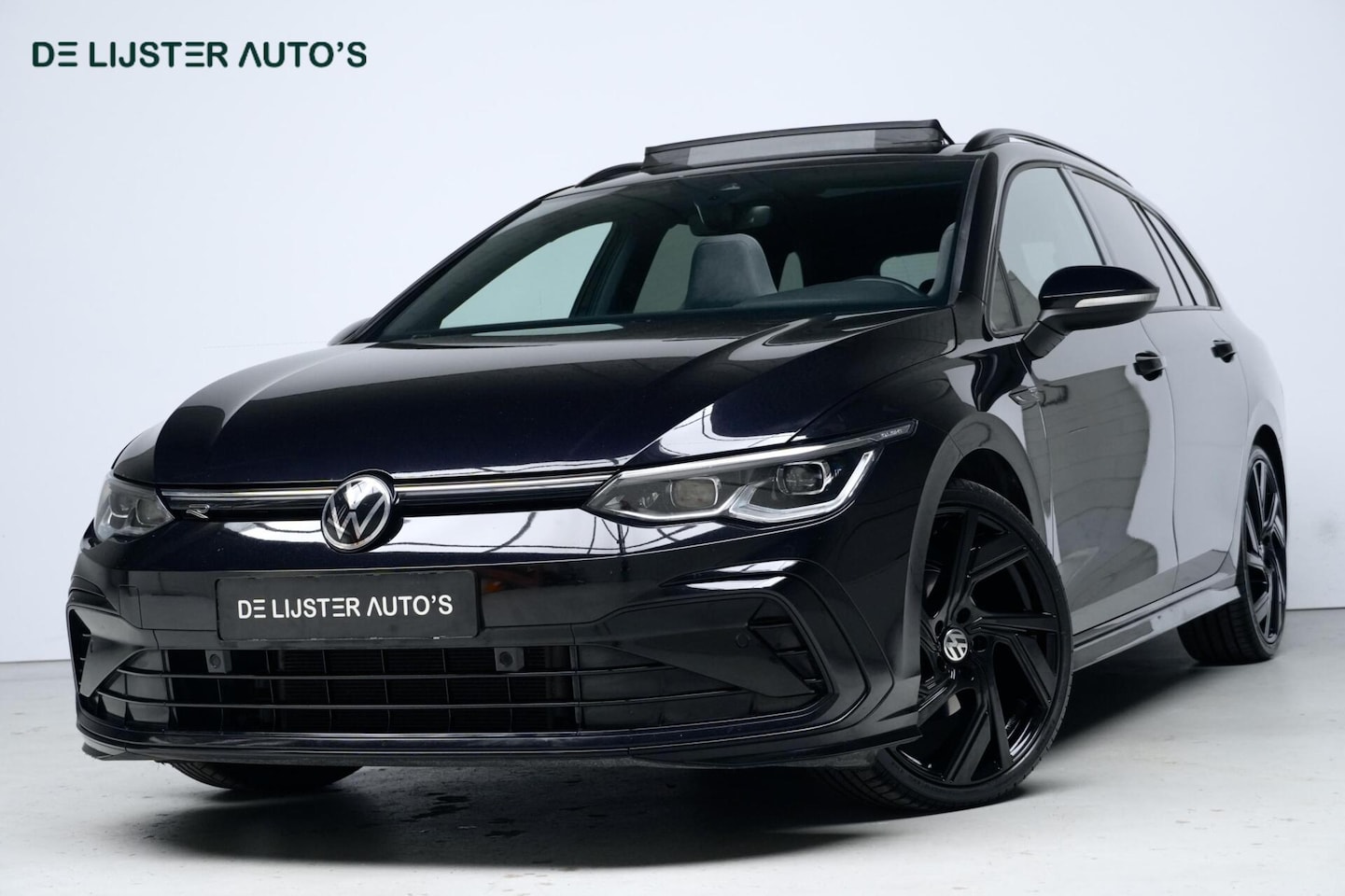 Volkswagen Golf Variant - 1.5 eTSI 2x R-Line Automaat | Pano-dak | CarPlay | Acc | Stoel + Stuur verwarmd | Camera | - AutoWereld.nl