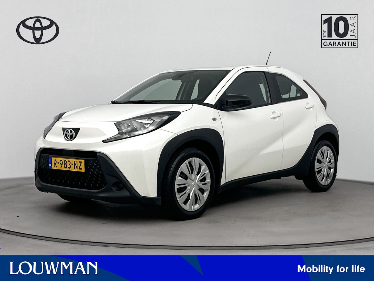 Toyota Aygo X - 1.0 VVT-i MT Play | Apple Carplay & Android Auto | Parkeercamera | - AutoWereld.nl