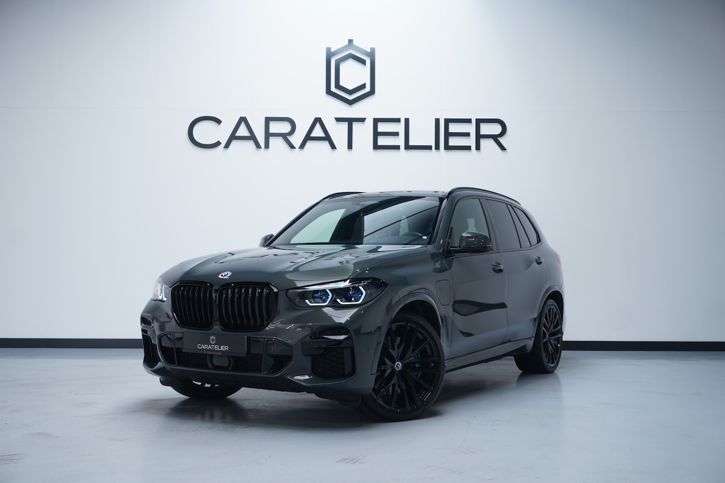 BMW X5 - xDrive45e / High Executive / Dravitgrau Metallic / 12M garantie / NL / BTW-auto / - AutoWereld.nl
