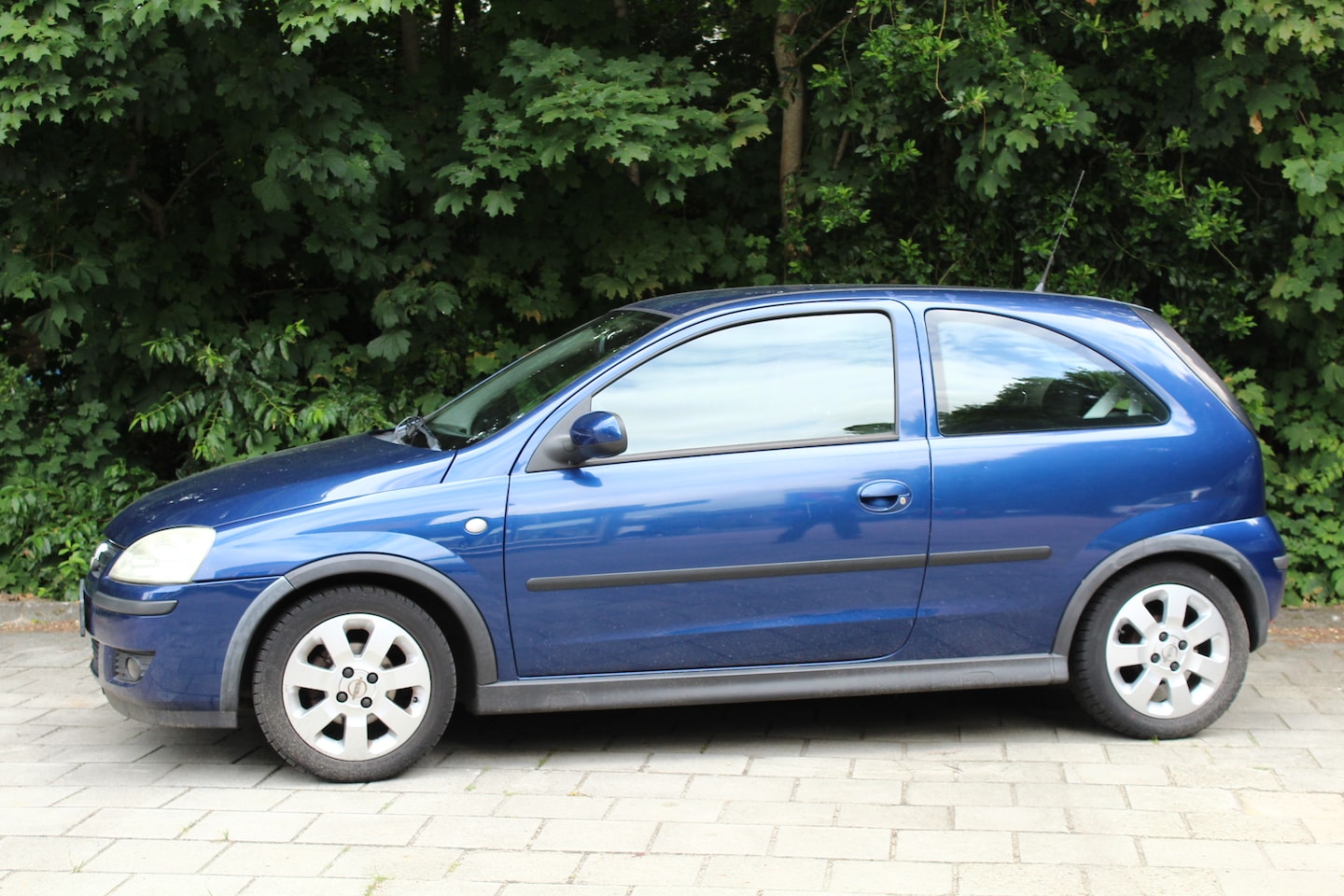 Opel Corsa - 1.2-16V Sport cv trekhaak APK bijna nieuw - AutoWereld.nl