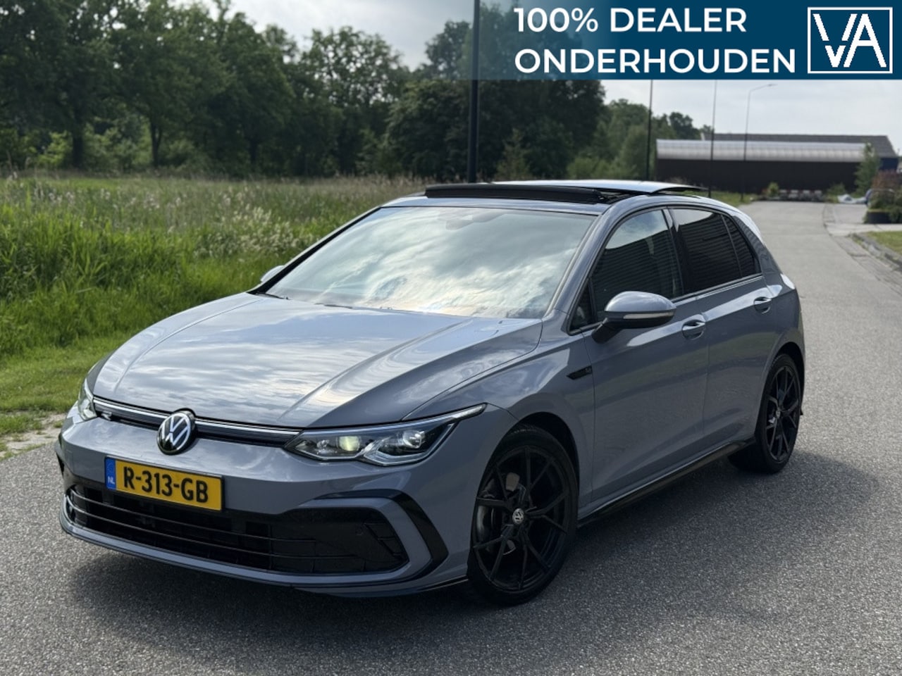 Volkswagen Golf - 1.5 eTSI R-Line Bns+ Pano | Camera | IQ - AutoWereld.nl