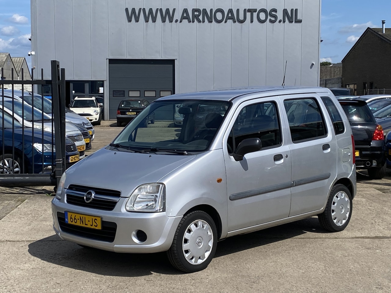 Opel Agila - 1.0-12V Essentia 1.0-12V Essentia, MEENEEMPRIJS, APK TOT 29-03-26, STUURBEKRACHTIGING, RADIO-CD-MP3-USB-AUX - AutoWereld.nl