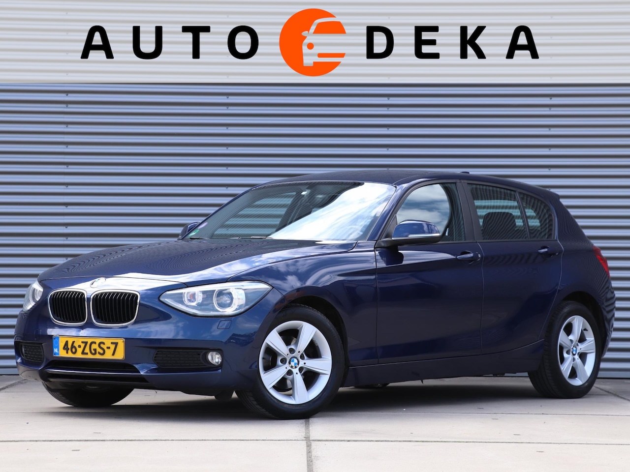BMW 1-serie - 116i Upgrade Edition *Navigatie*Trekhaak*Parkeersens.* - AutoWereld.nl