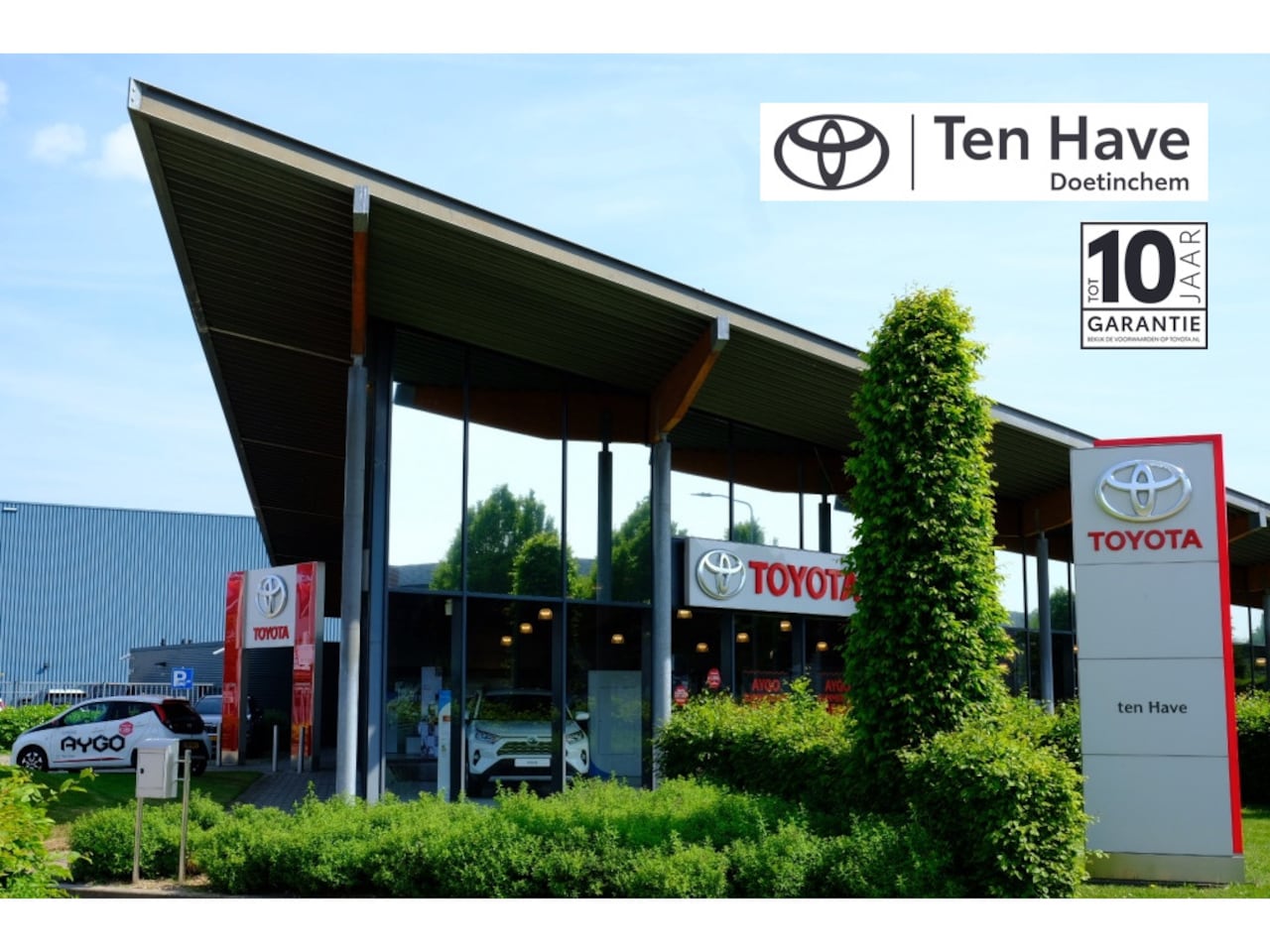 Toyota Auris - 1.8 Full Hybrid Dynamic | Parkeer sensoren achter | Achteruitrij - AutoWereld.nl