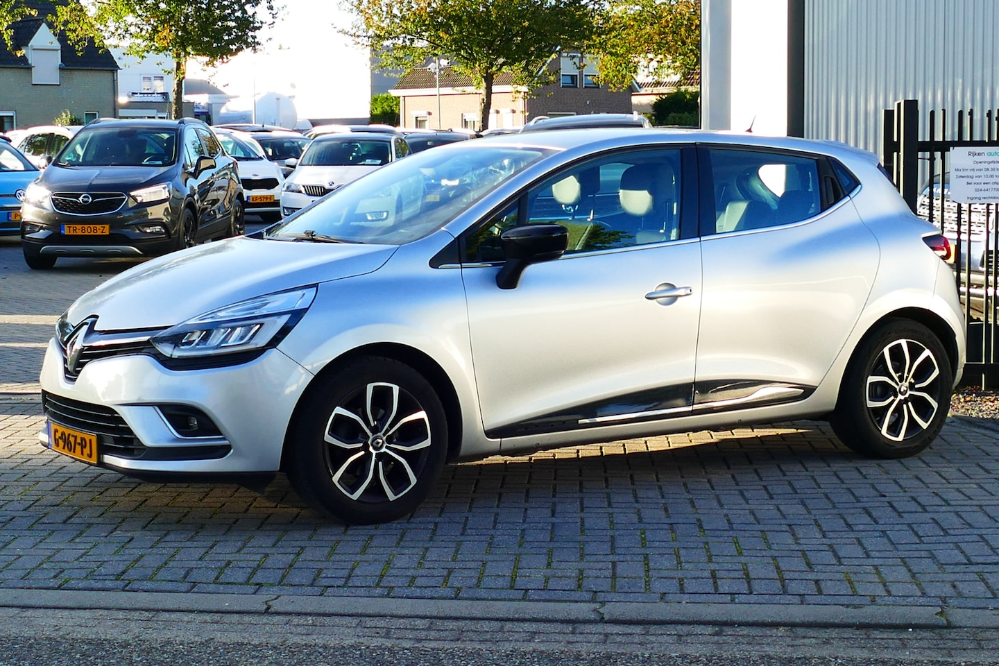 Renault Clio - 0.9 TCe Intens Bj2019. Led Koplampen, Navi, Camera, Clima, Cruise, 16"LM Velgen - AutoWereld.nl