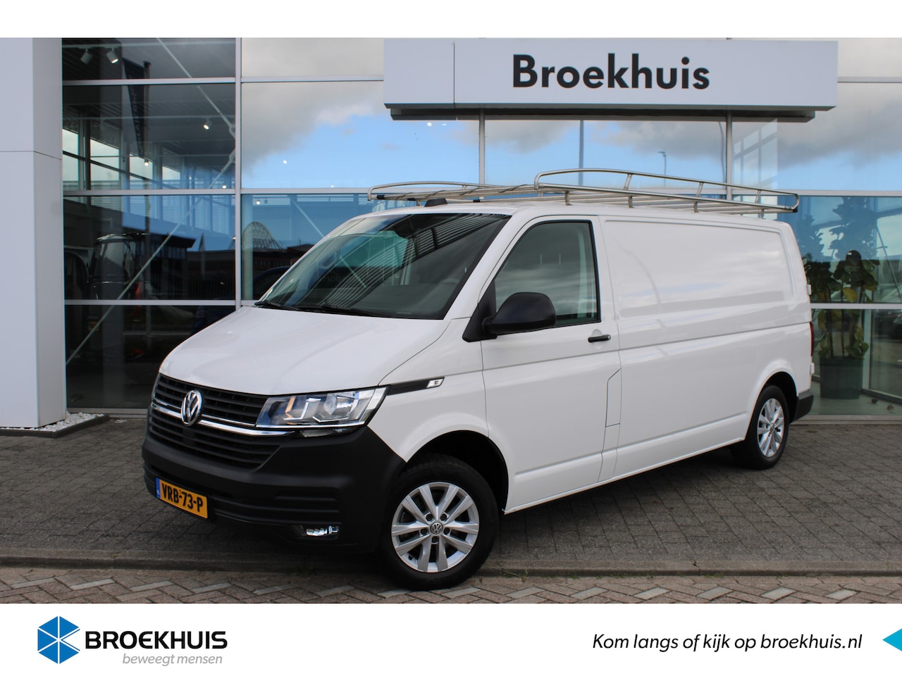 Volkswagen Transporter - 2.0 TDI 110PK | L2 28 | Comfortline | Airco | Betimmering | Imperiaal | Camera | Trekhaak - AutoWereld.nl