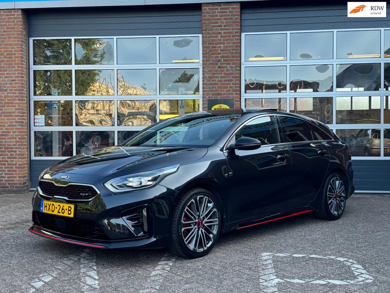 Kia Pro cee'd - GT line automaat, 204 Pk, Camera, navi, adapt. cruise, panodak, 18 inch LM - AutoWereld.nl