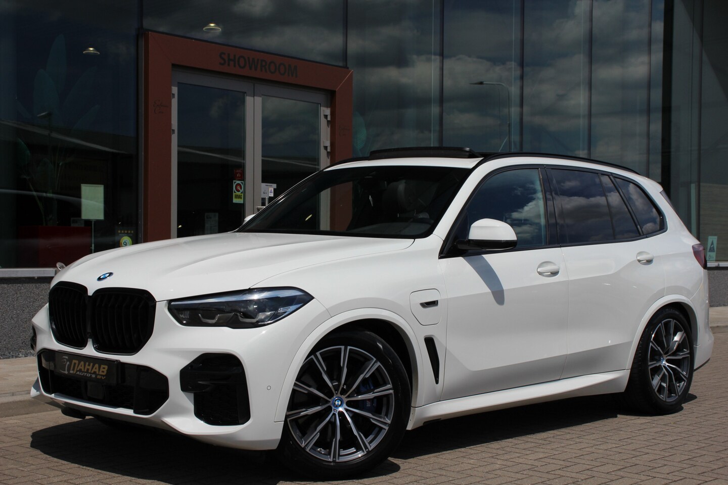 BMW X5 - xDrive45e High Executive | M Pakket | Pano | Luchtvering | Trekhaak | - AutoWereld.nl