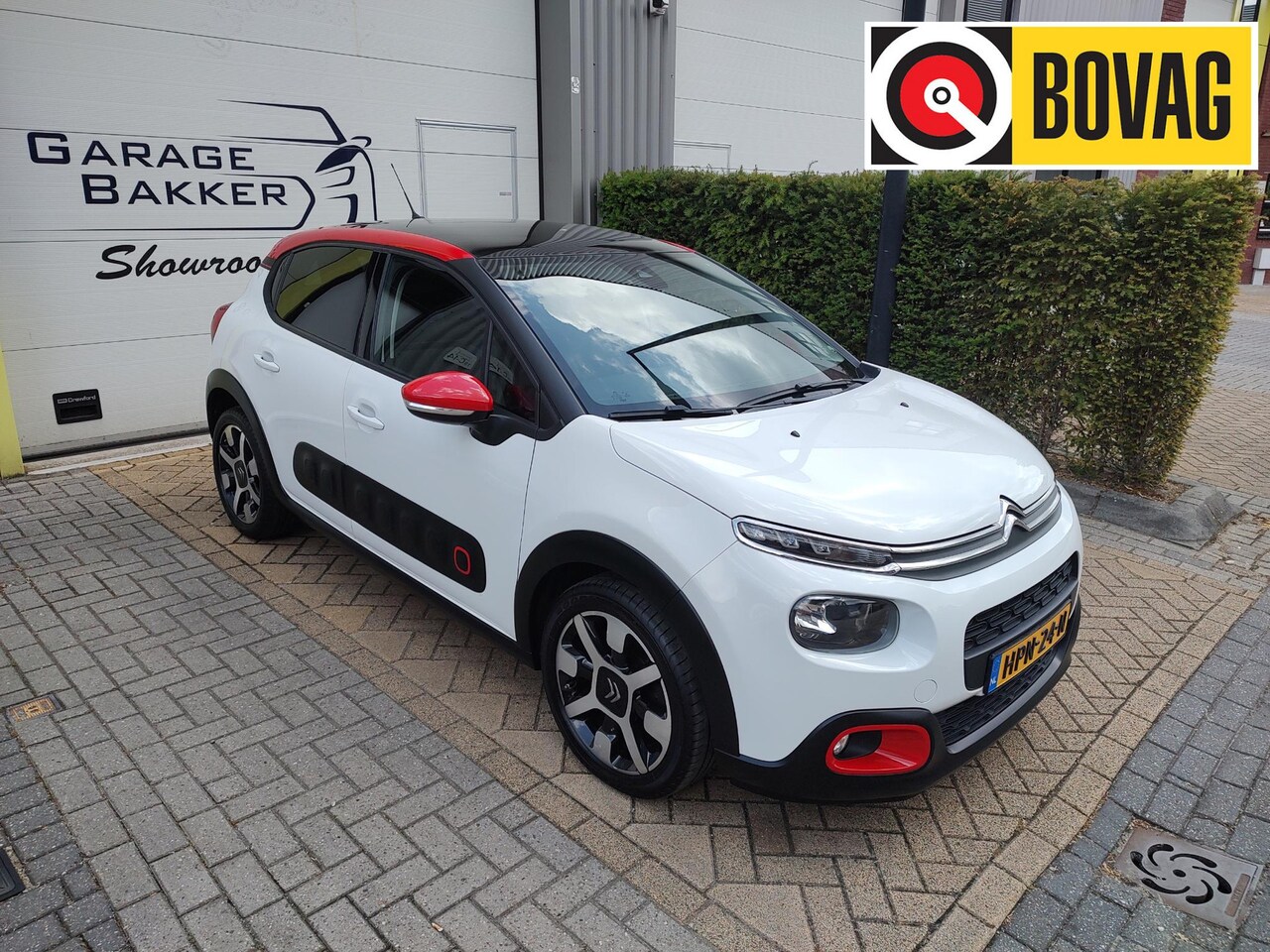 Citroën C3 - 1.2 PureTech Shine Panoramadak Automaat Navi-Carplay Stoelverwarming Led - AutoWereld.nl