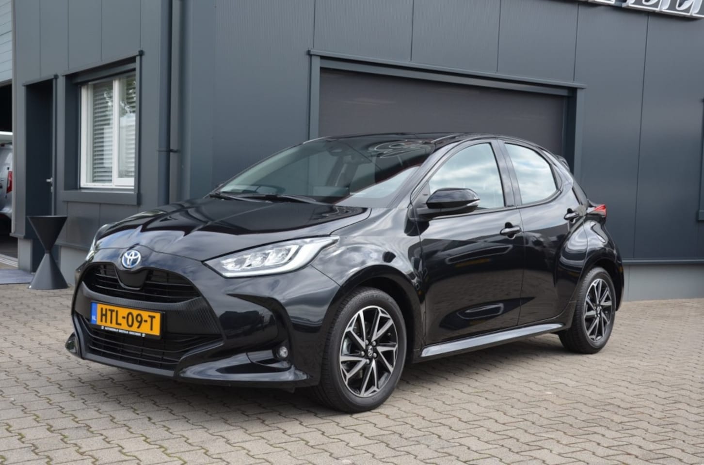 Toyota Yaris - 1.5 HYB. 115 COMFORT - AutoWereld.nl