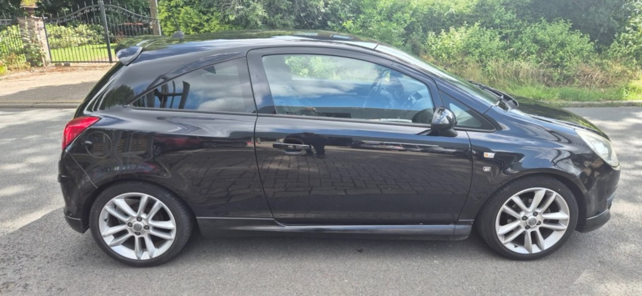 Opel Corsa - 1.2-16V '111' Edition 1.2-16v 111'Edition - AutoWereld.nl