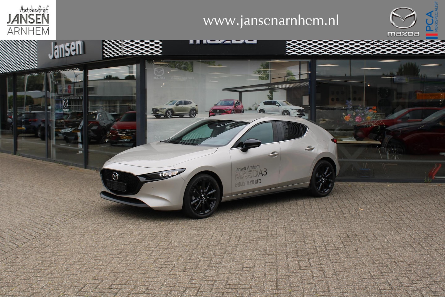 Mazda 3 - 2.0 e-SkyActiv-X M Hybrid 186 Nagisa Demovoordeel € 5.000,-, Bruin Leder, Bose, Navi, Adap - AutoWereld.nl
