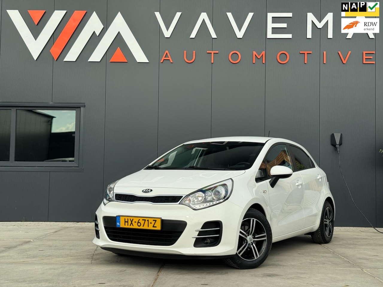 Kia Rio - 1.2 CVVT DynamicLine Airco Navi Cruise control Camera 2016 5 Deurs - AutoWereld.nl