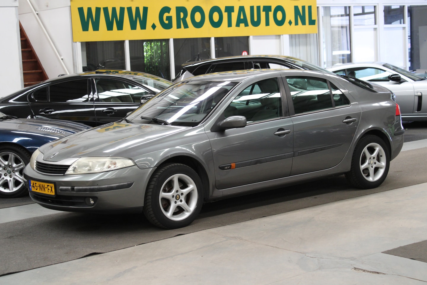 Renault Laguna - 1.6-16V Authentique Airco, Cruise control, Trekhaak - AutoWereld.nl