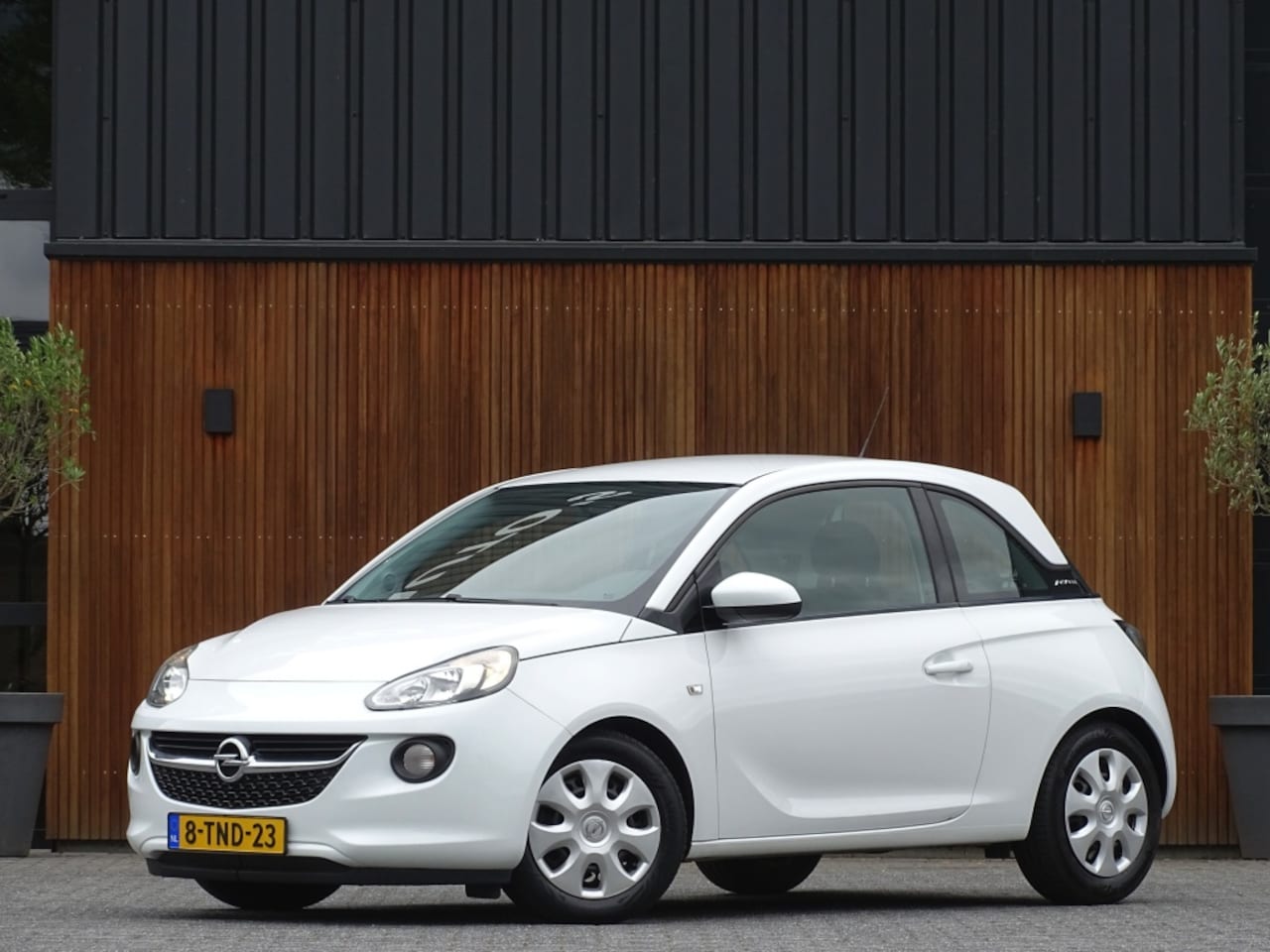 Opel ADAM - 1.2 69PK / *NAP* / 2014 / LED / - AutoWereld.nl