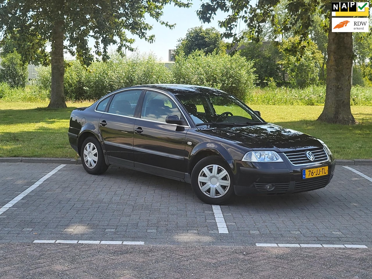 Volkswagen Passat - 2.0-20V Comfortline / Nap / 5 deurs / Trekhaak - AutoWereld.nl