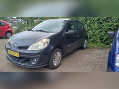 Renault Clio - 1.2-16V Special Line