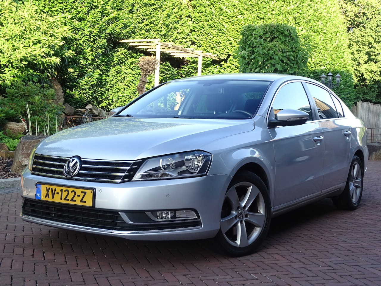 Volkswagen Passat - 1.4 TSI 2de eig. Weinig km. Navi. i.z.g.st. - AutoWereld.nl