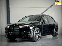 BMW iX - XDrive40 M-Sport, SkyLounge, Trekhaak, 360 camera, Remote, Laserverlichting