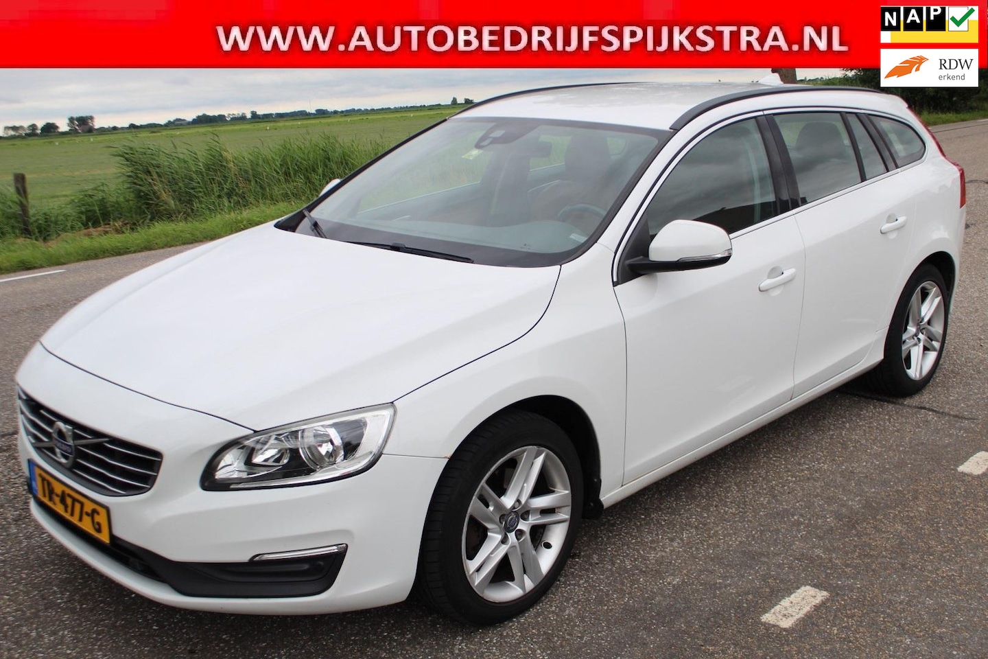 Volvo V60 - 2.0 D3 Momentum //AUTOMAAT // - AutoWereld.nl