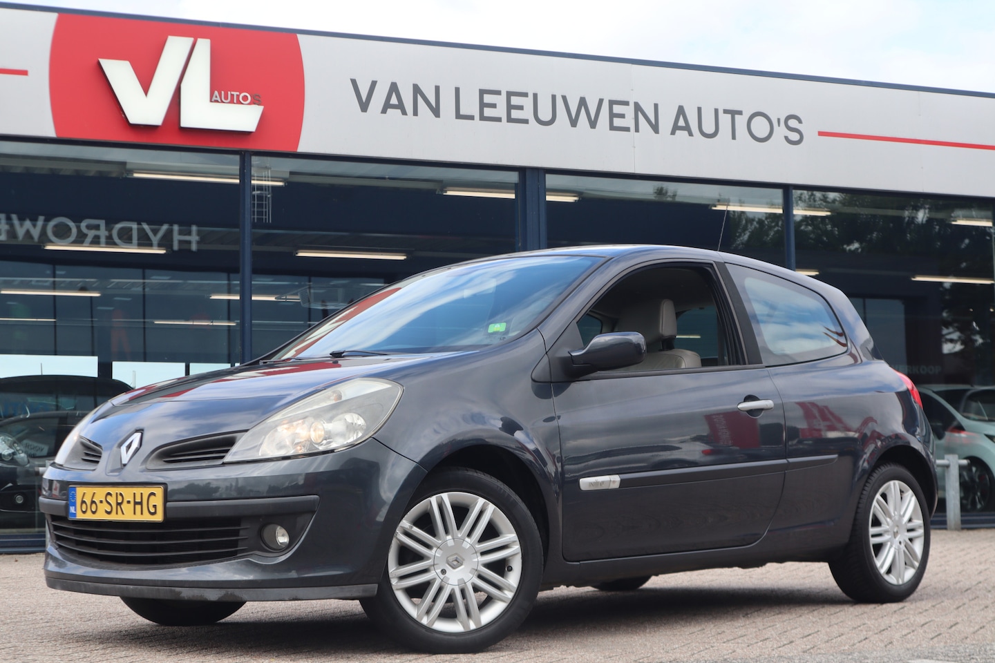 Renault Clio - 1.6-16V Initiale | Nieuw Binnen! | Cruise | Clima | Radio CD - AutoWereld.nl