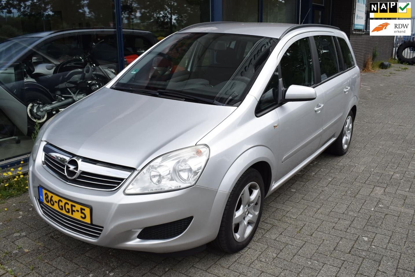 Opel Zafira - 1.6 Business airco - AutoWereld.nl
