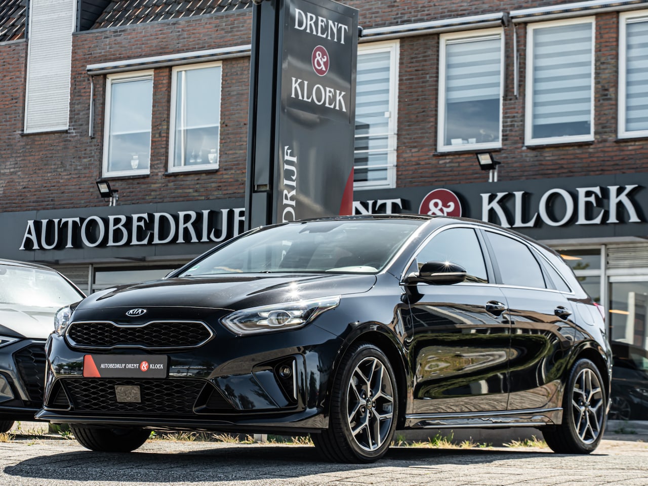 Kia Cee'd - Ceed 1.4 T-GDi GT-Line ORG NL PANO STOEL EN STUURW VERWARMING LED BOMVOL!! - AutoWereld.nl