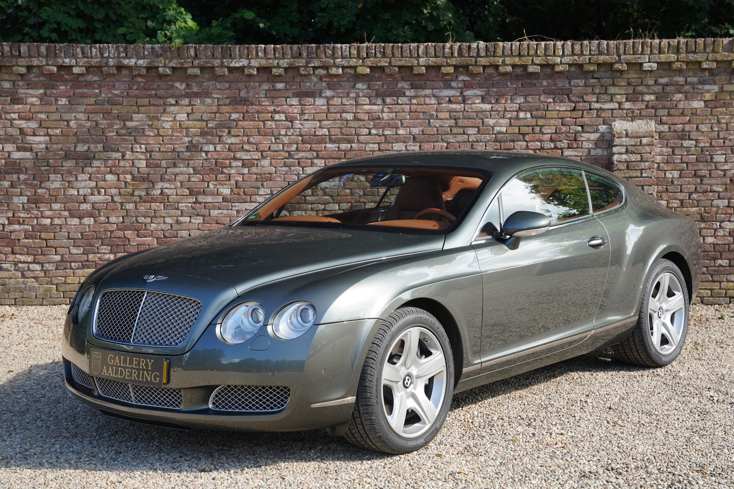 Bentley Continental GT - 6.0 W12 "Cypress Green" Perfectly maintained, PRICED INCL. VAT, over 35.000 Euro invoices - AutoWereld.nl