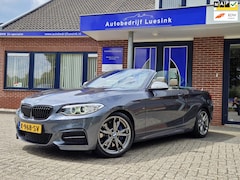 BMW 2-serie Cabrio - M240i High Executive M-Sport Stuurwielverwarming Camera Elektrische Stoelen met Memory Key