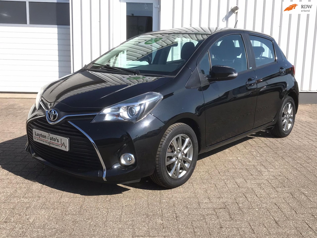 Toyota Yaris - 1.0 VVT-i Business Plus 1.0 VVT-i Business Plus 5 drs,camera,airco 1e eig. - AutoWereld.nl
