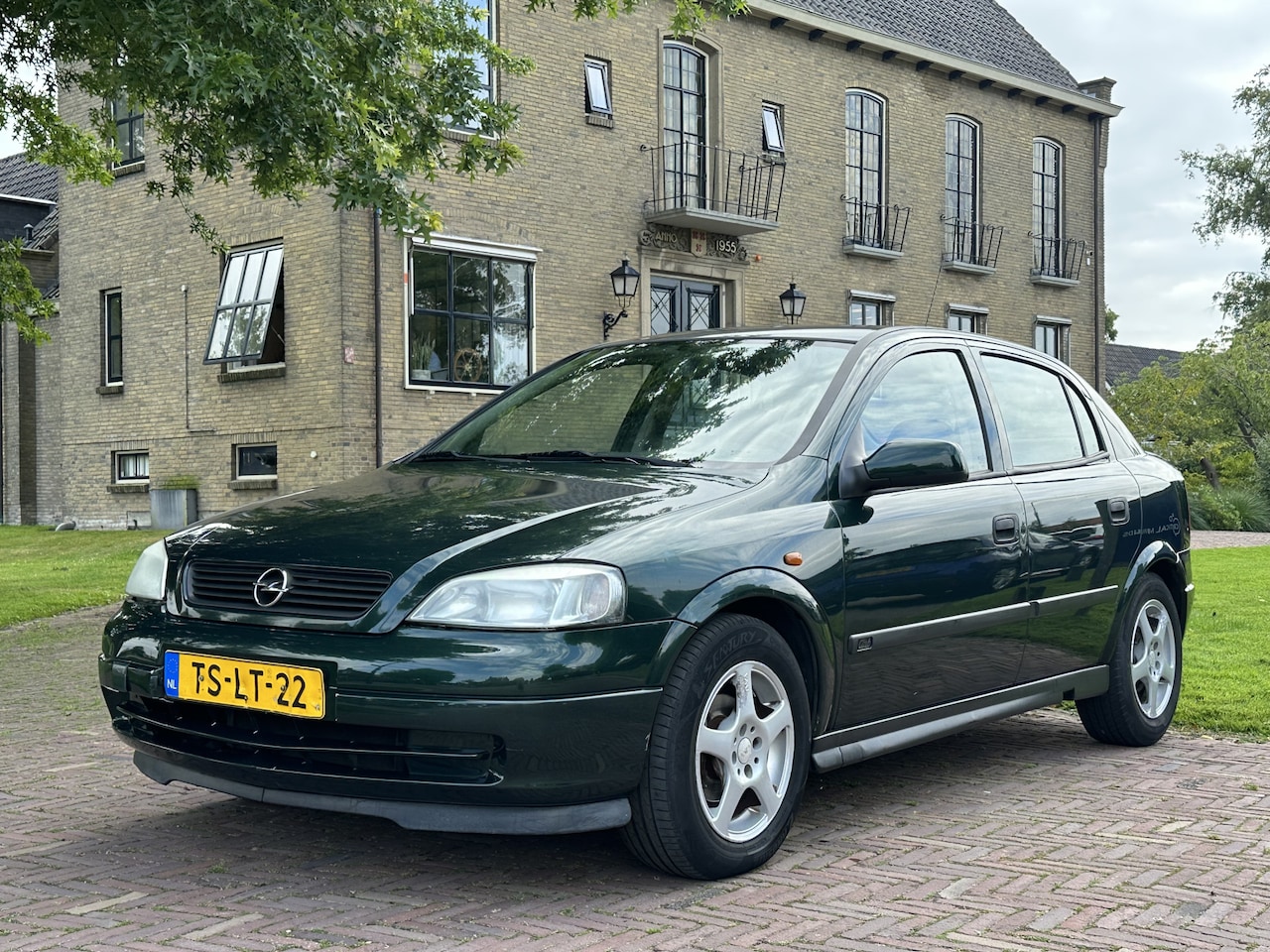 Opel Astra - 1.6 Club Automaat * 5 deurs - AutoWereld.nl