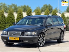Volvo V70 - 2.4 D5 Comfort Line | Automaat | Leder Memorystoelen | APK 25-02-2026 |