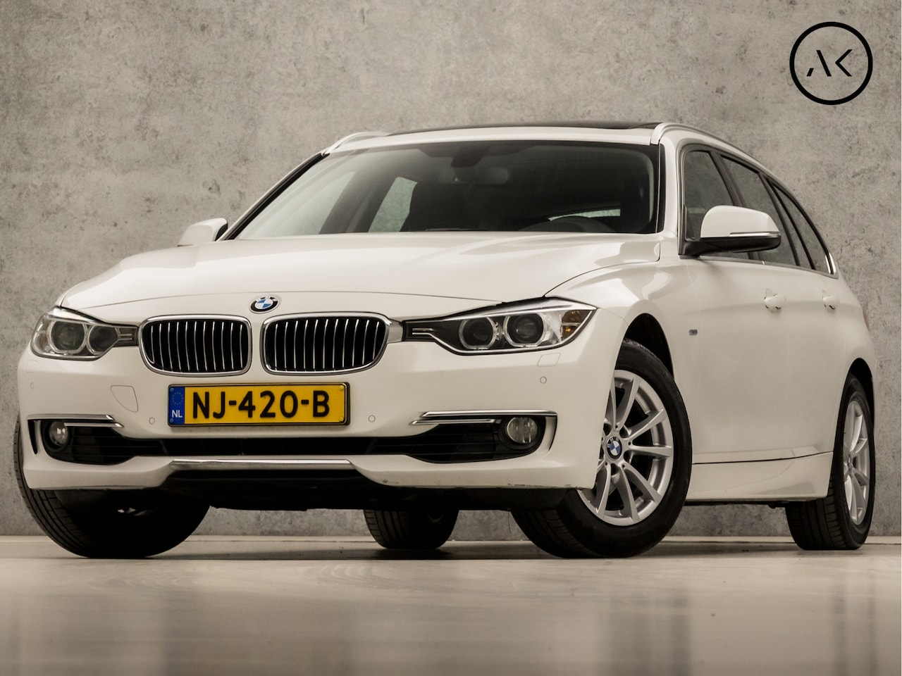 BMW 3-serie Touring - 320i xDrive High Executive 184Pk Automaat (PANORAMADAK, DEALER ONDERHOUDEN, GROOT NAVI, CA - AutoWereld.nl