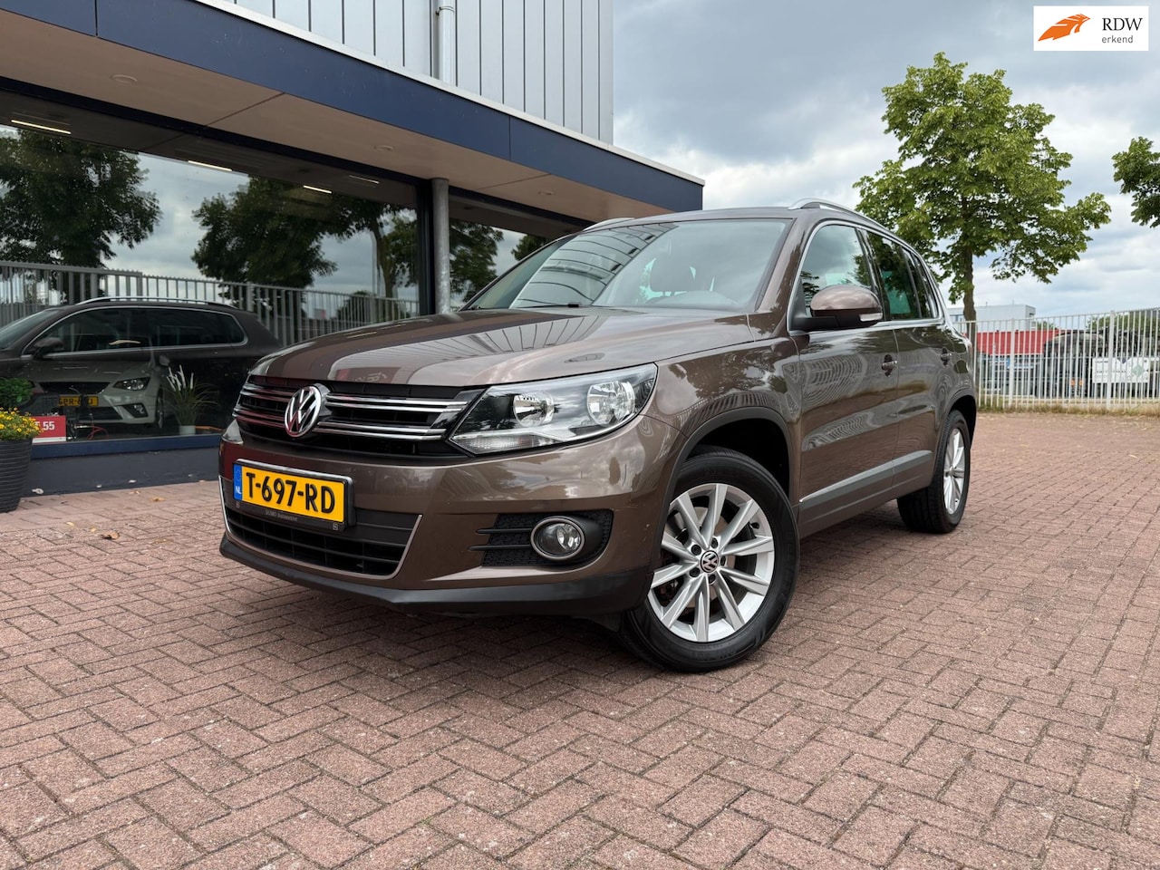 Volkswagen Tiguan - 1.4 TSI | Climate | PDC | Nieuwe APK - AutoWereld.nl
