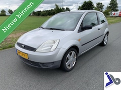 Ford Fiesta - 2e eigenaar, Airco, l.m. APK 7-2026 NL Auto 1.25-16V Centennial