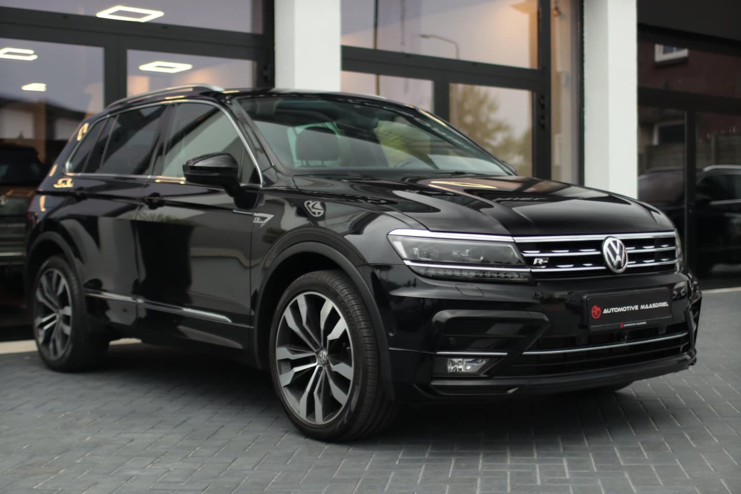 Volkswagen Tiguan - 2.0 TSI 4Motion|R-line|ACC|Digidash|Trekhaak|360|HeadUp - AutoWereld.nl