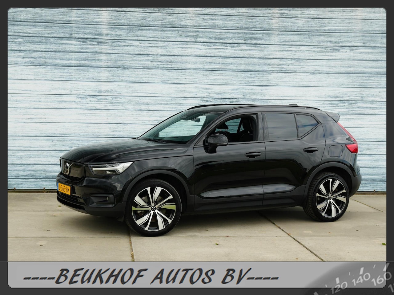 Volvo XC40 - Recharge P8 AWD R-Design Lederen stoelen Carplay - AutoWereld.nl
