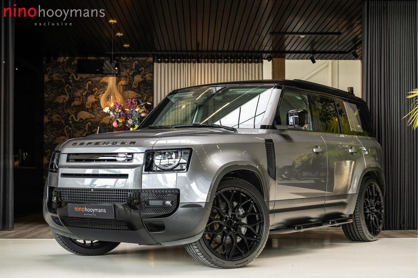 Land Rover Defender 110 - P400e SE | 23inch | Panorama | El Trekhaak | 360 | Defender - AutoWereld.nl